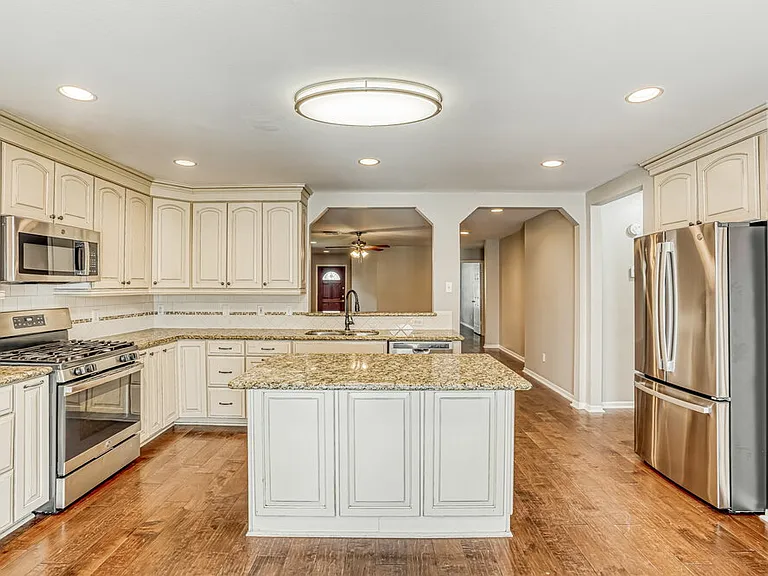 3502 Wheatmeadow Ln — Photo 6