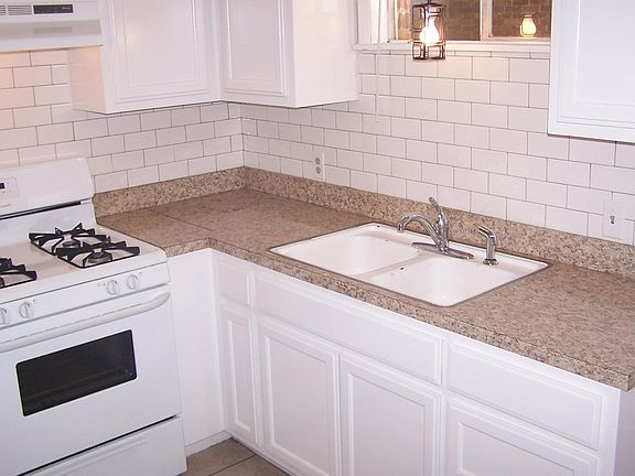 4th image of 592 S Phillip Dr
