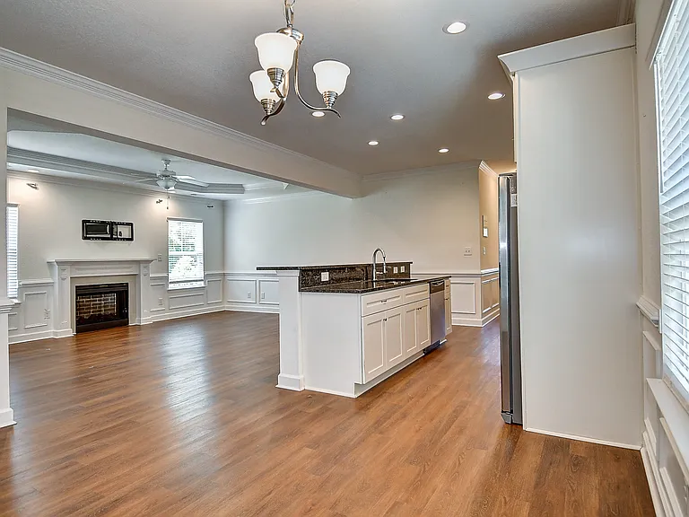 1500 Kingston Ave — Photo 8