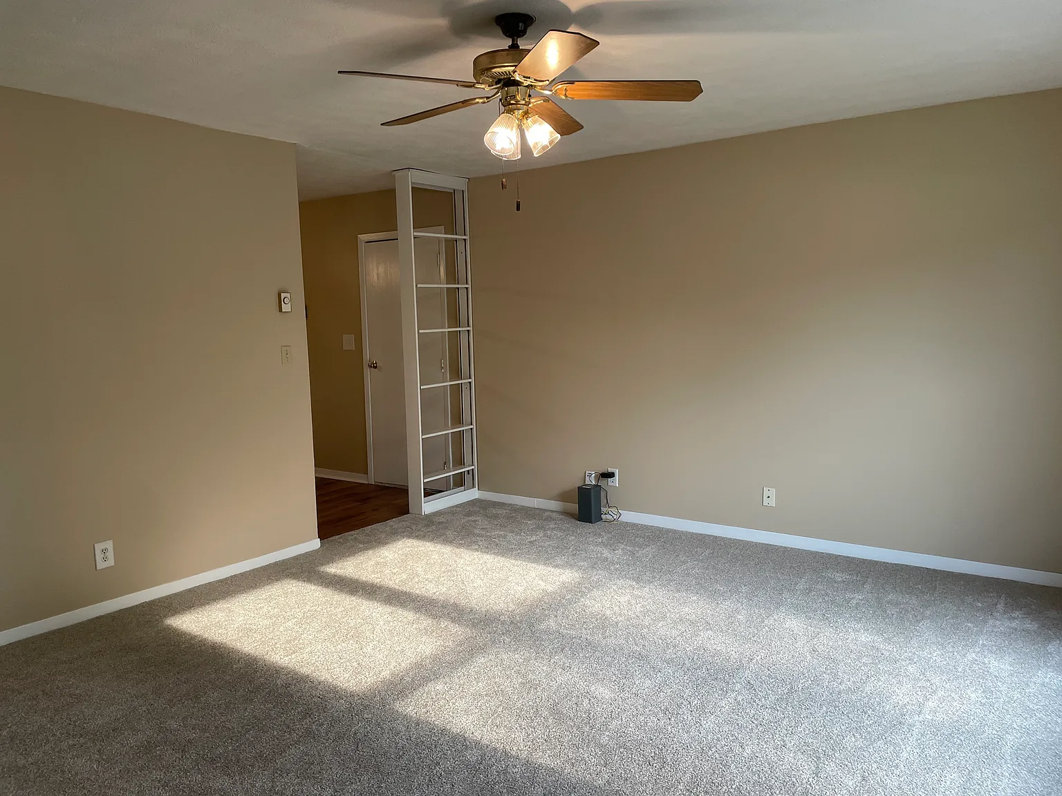 3 bed, 1.5 bath, 1064 sqft, $1,700 — Photo 3