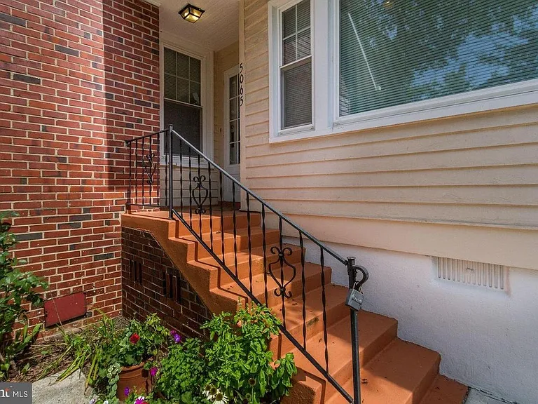 5065 Macarthur Blvd NW — Photo 17