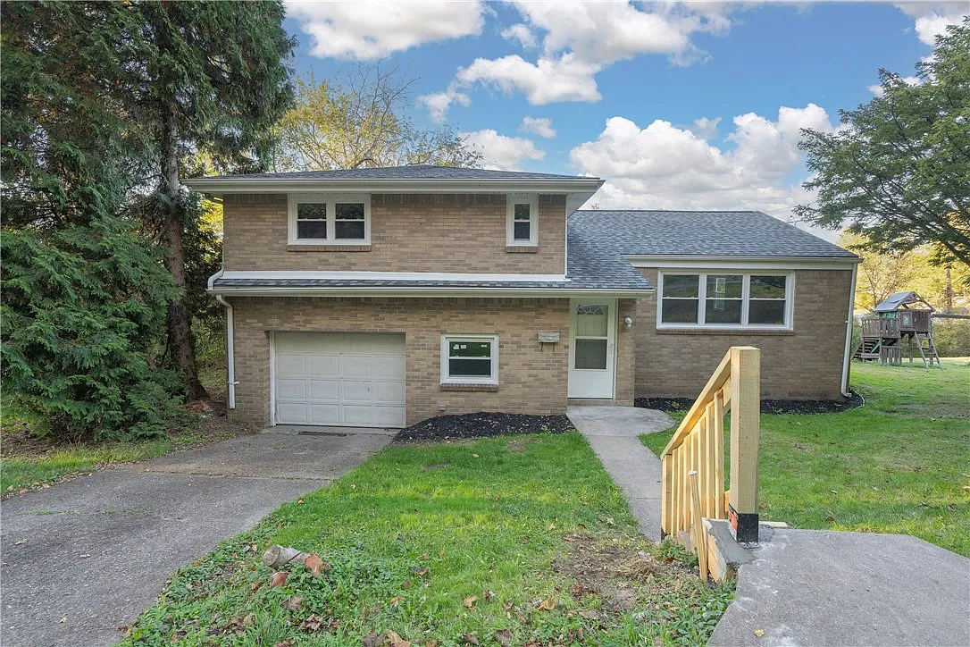 3201 Michael St photo 1