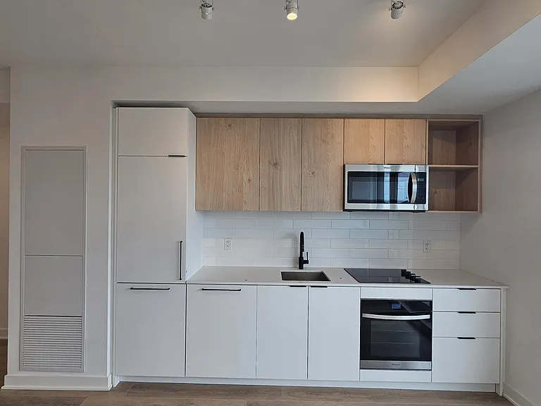 1185 Dupont St #1911 — Photo 6