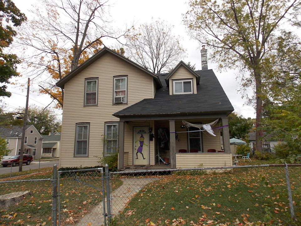 1st image of 101 Dale St NE