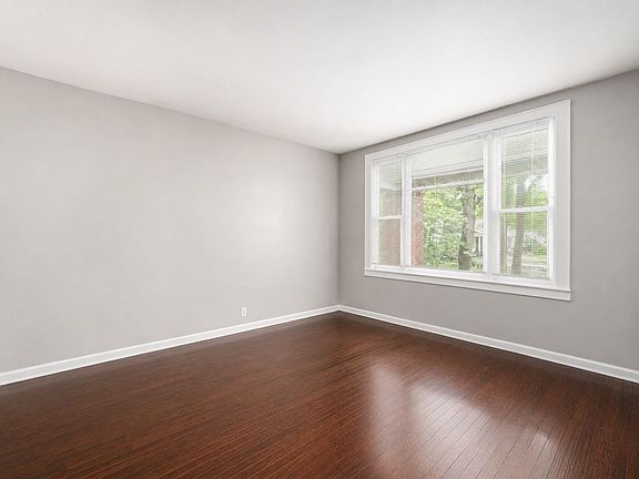 5th image of 227 E Northwood Ave