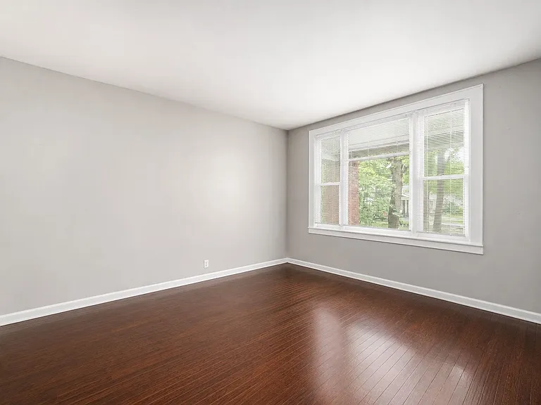 227 E Northwood Ave — Photo 4