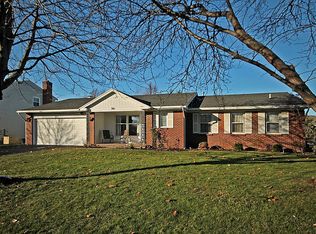 201 Pinebrook Dr, Rochester, NY 14616