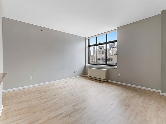 2nd image of 250 E 30th St APT 11D