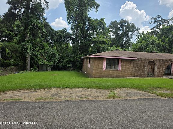 3rd image of 318 Denwiddie Ave