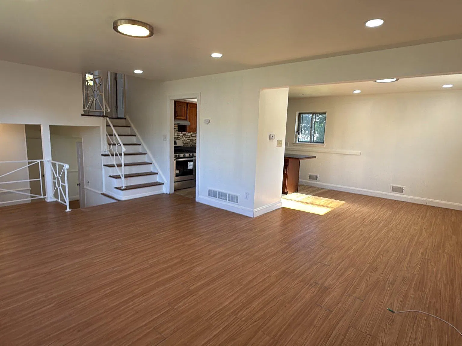 3 bed, 1.5 bath, 1353 sqft, $3,600 — Photo 4