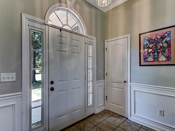 Entry - lots of light!
