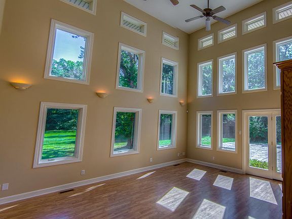 4-LivingRoom_09292015