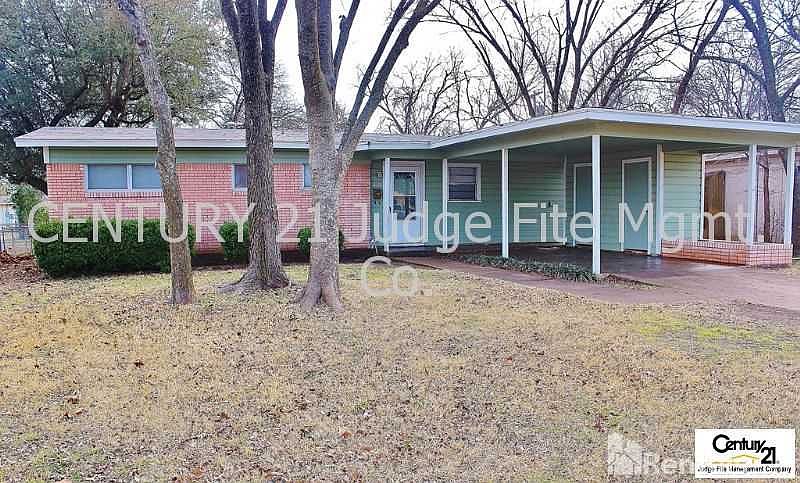 1st image of 218 W Davis St