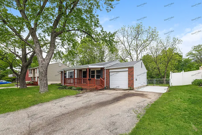 189 Woburn Farm Cir — Photo 3