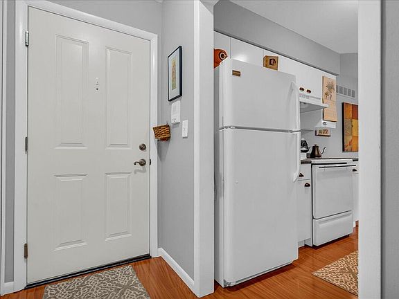 3rd image of 655 Randolph St APT 103