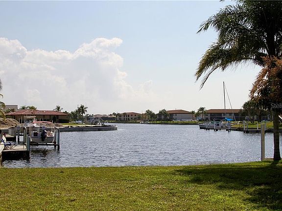 4th image of 1555 Albatross Dr