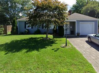 1 Penrod Ave, Riverside, RI 02915