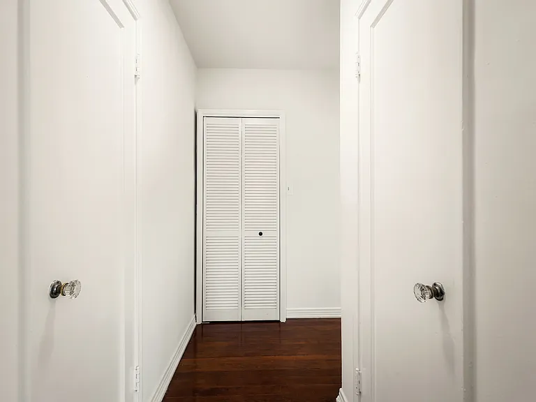 132 S Sweetzer Ave #136-1/2 — Photo 11