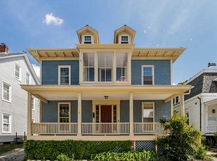 12 Ayrault St, Newport, RI 02840