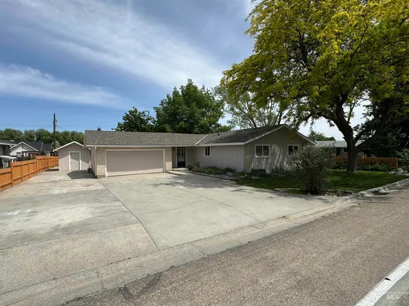 2825 Hillcrest Ln, Caldwell, ID 83605