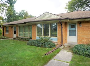 2105 N 122nd St #2107, Milwaukee, WI 53226