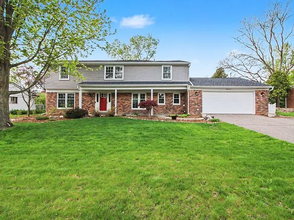 26181 Kiltartan St, Farmington Hills, MI 48334