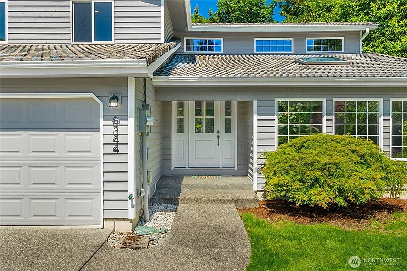 2nd image of 6344 Agnes Road NE