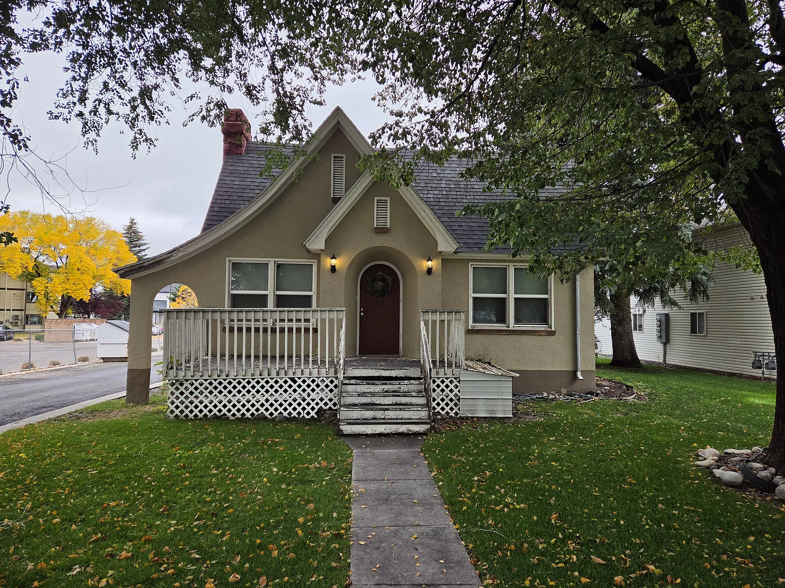 3 bed, 1.0 bath, $1,200 — Photo 1