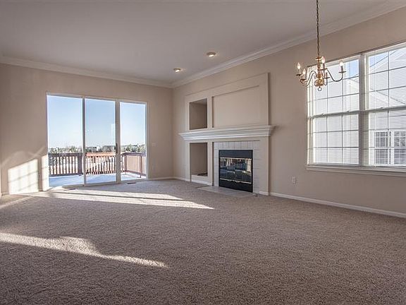 4th image of 3257 Chamberlain Cir