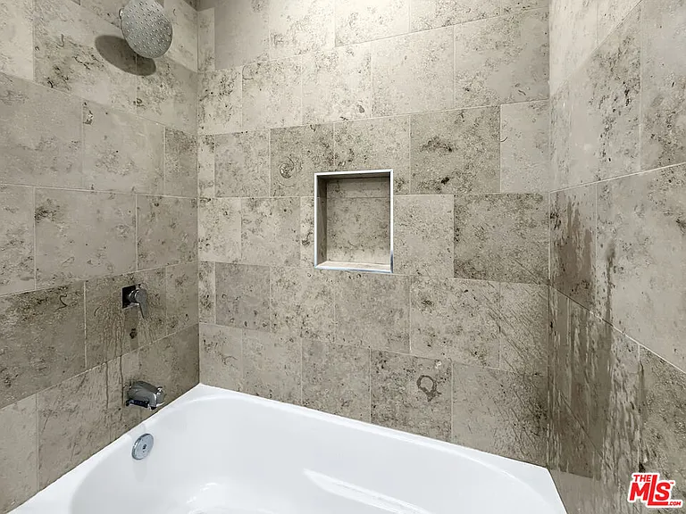 1100 S Inglewood Ave #2 — Photo 7