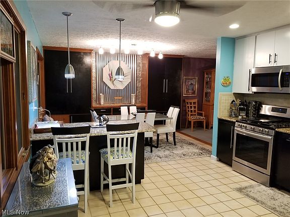 4th image of 22375 Rock Creek Cir
