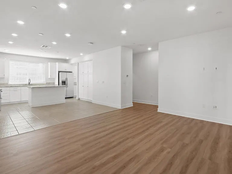 4325 Blazing Star Way — Photo 7