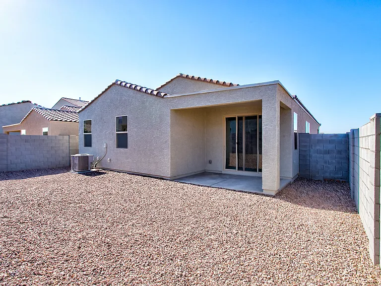 12340 W Kaler Dr — Photo 33