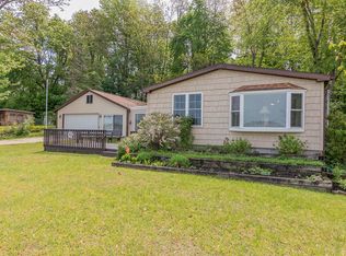 10303 Walnut Dr, Three Rivers, MI 49093