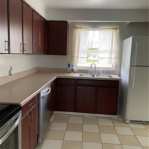 38 Kathy Dr — Photo 5