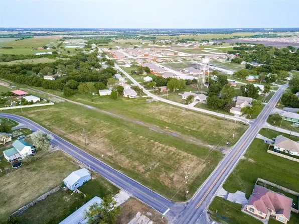 101 Caddo St, Nevada, TX 75173