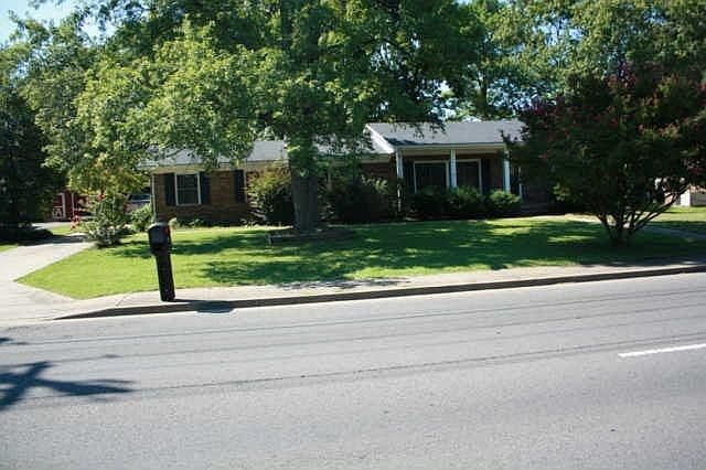 1st image of 210 E Northfield Blvd