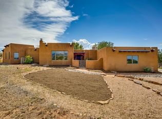 31 Estambre Rd, Santa Fe, NM 87508