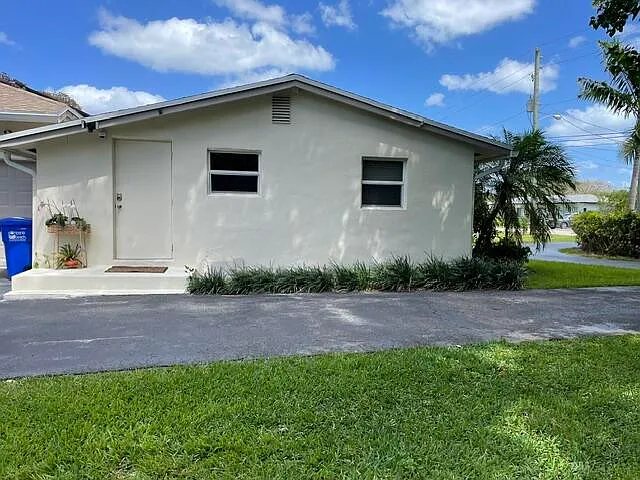 821 SW 13th Ct #1A