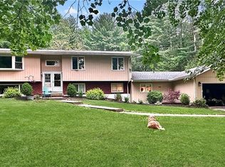 16 Westgate Ln, Mansfield, CT 06268
