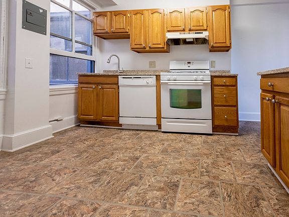 5th image of 1631 Park Ave APT 17
