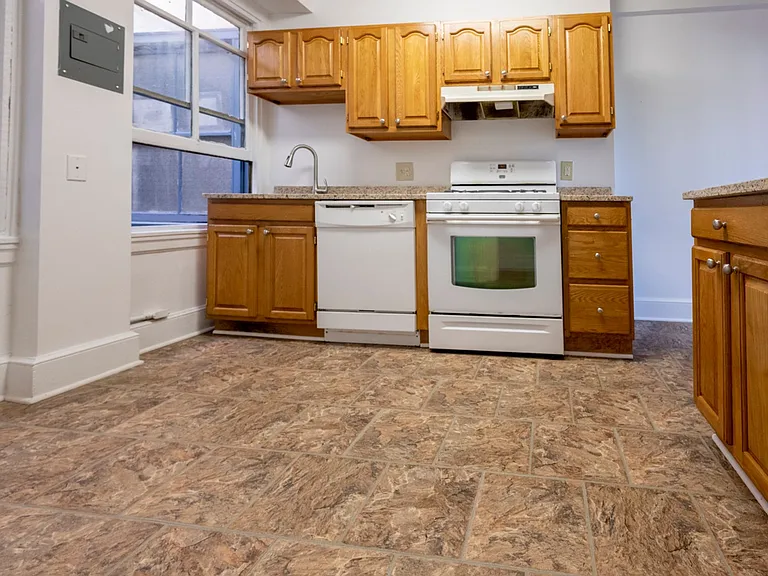 1631 Park Ave — Photo 6