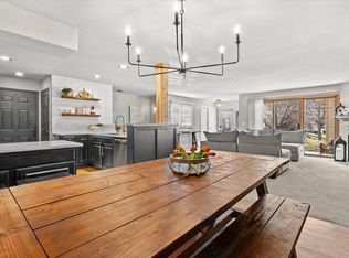 2293A Circle Rdg, Delafield, WI 53018