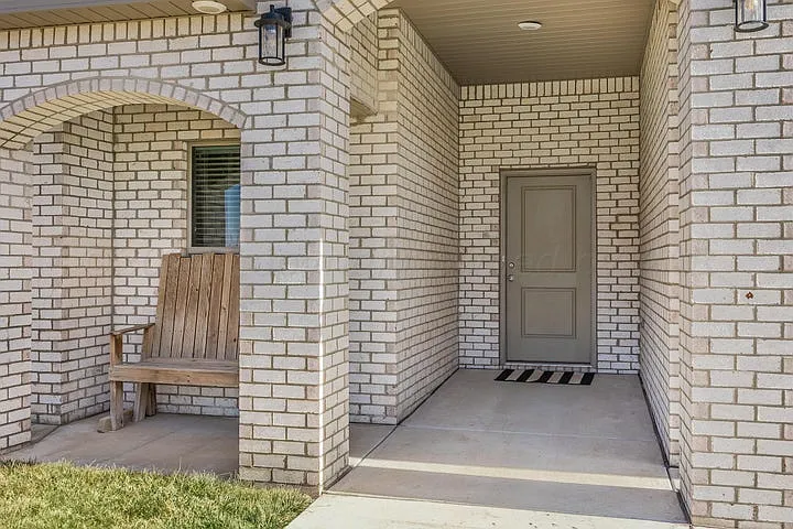 4 bed, 2.5 bath, 1984 sqft, $2,900 — Photo 3