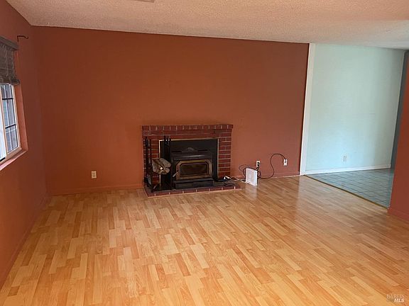 4th image of 825 Blossom Avenue