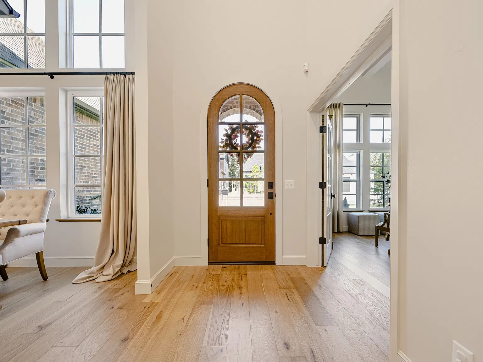 4 bed, 3.5 bath, 3383 sqft, $5,500 — Photo 3