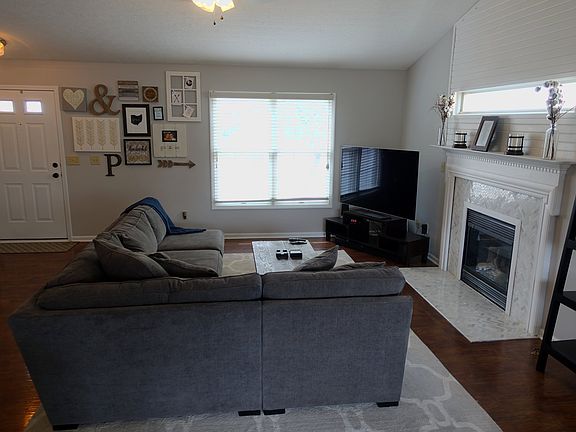 3rd image of 8596 Smokey Hollow Dr