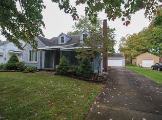 452 Forest Hill Dr, Youngstown, OH