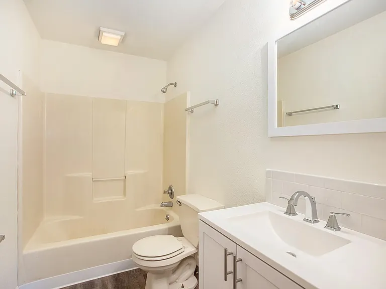 1419 Lafayette Ave — Photo 10