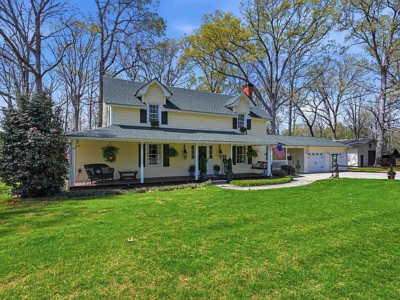 2nd image of 447 Henderson Rd